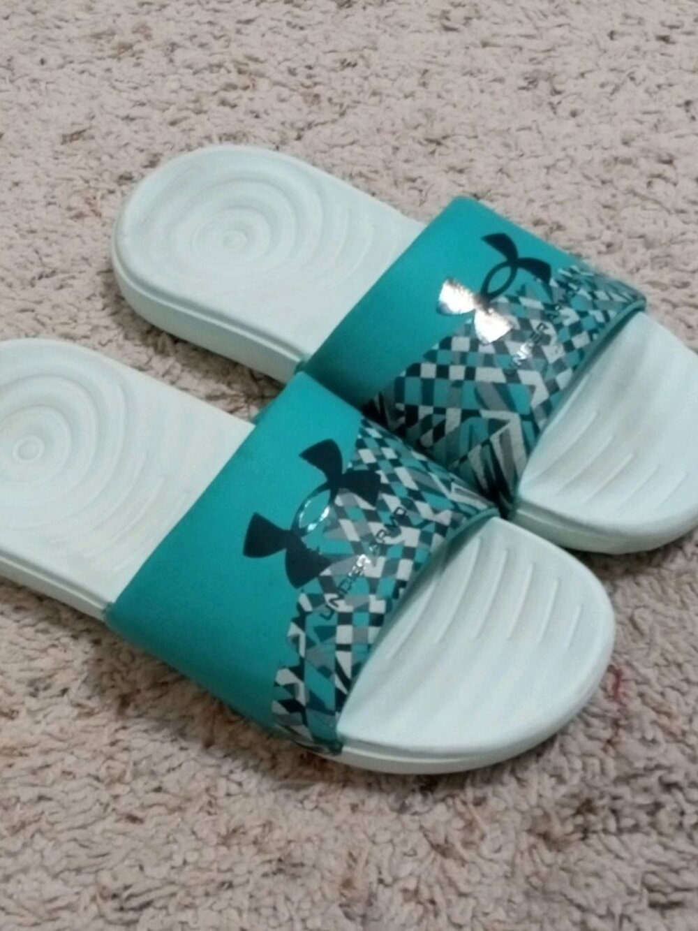 Under Armour Slides Women’s Size 7 Turquoise